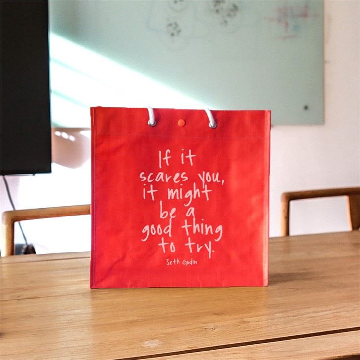 Stylish Laminated PP Woven Tote Bag